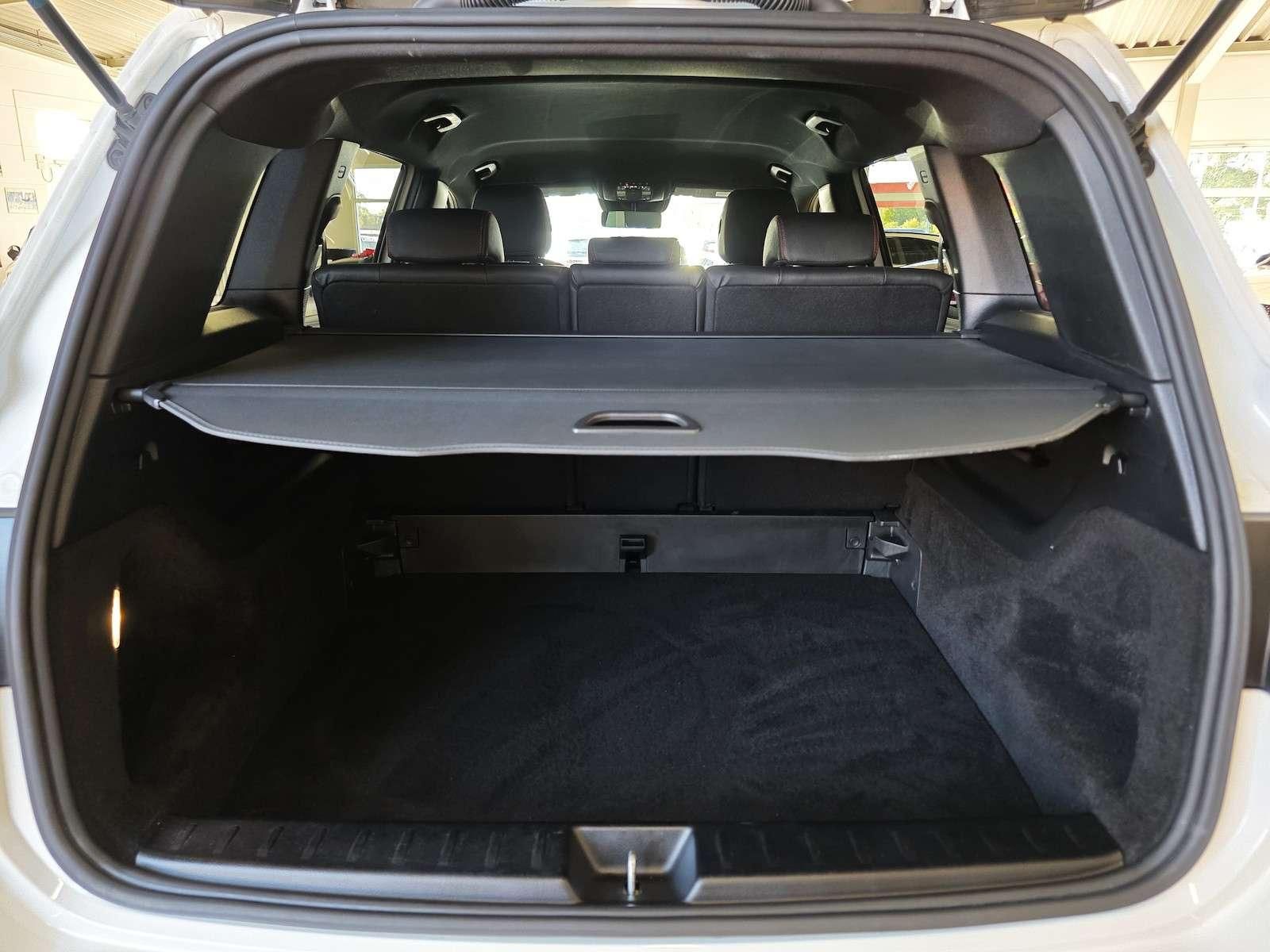 Fahrzeugabbildung Mercedes-Benz GLB 250 AMG Line 4Matic//Night/MBux/Sound/Ahk...