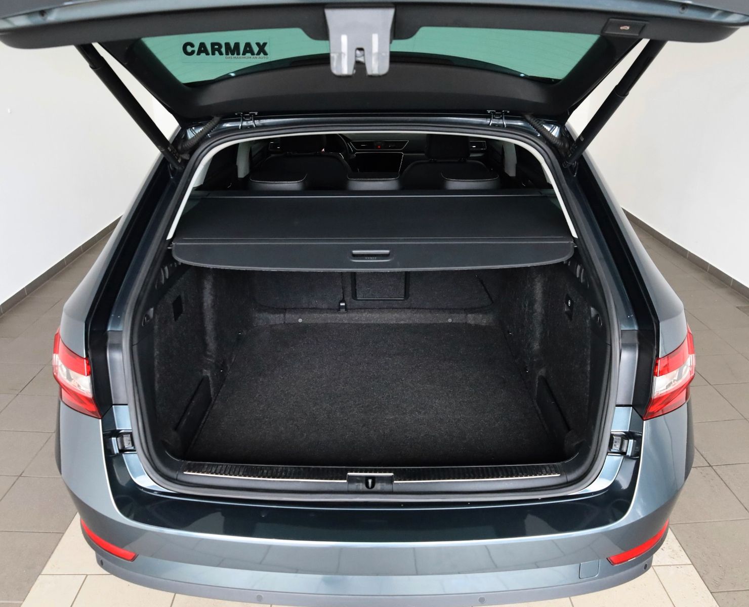 Fahrzeugabbildung SKODA Superb Combi Style Leder,Navi,LED,Memory,Virtual
