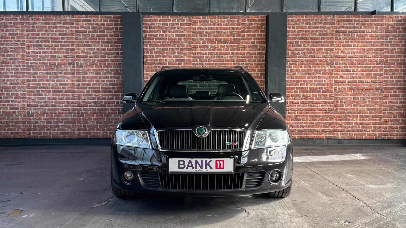 SKODA OCTAVIA COMBI RS 2.0 TDI 170ch BVM Pack sport Sièges sport chauffants Radars de recul Attelage