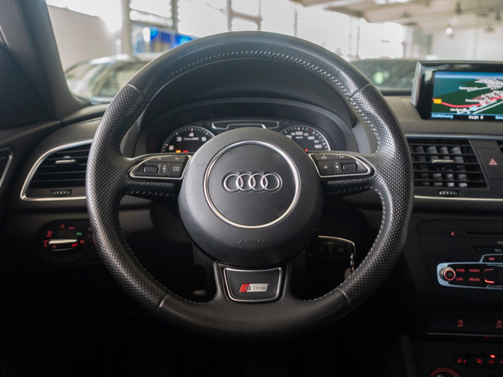 Fahrzeugabbildung Audi Q3 2.0 TFSI quattro AUTOM./ALLRAD/SITZHEIZUNG