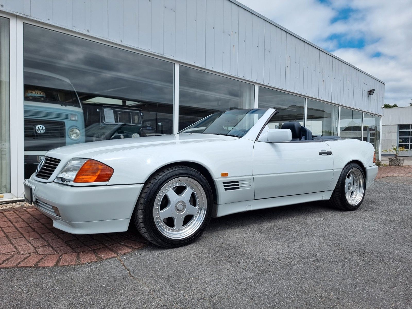 Fahrzeugabbildung Mercedes-Benz SL 500/Originale km/Sammlerzustand/OZ Futura 17"