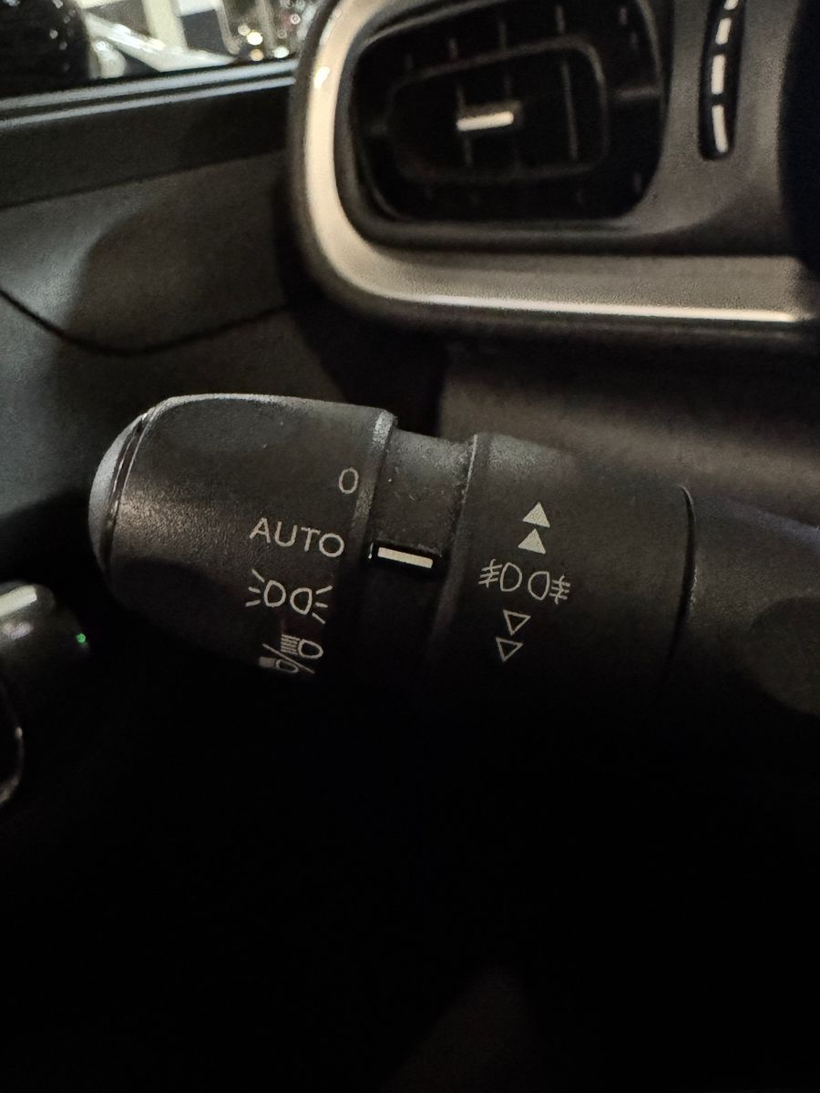 Fahrzeugabbildung Citroën C3 1.6 HDI FEEL COLOR STYLE PAKET NAVI LED VOLL