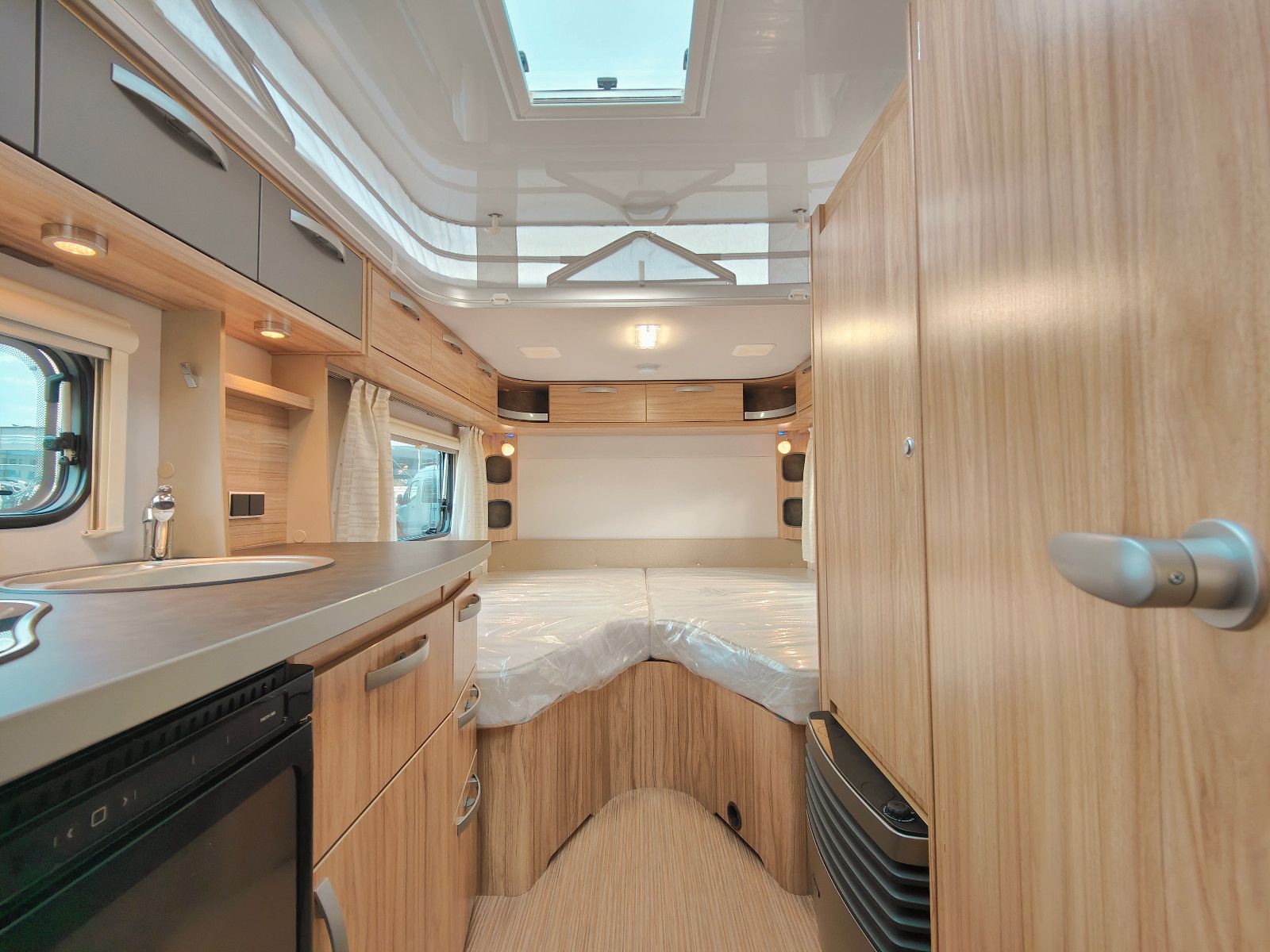 Fahrzeugabbildung HYMER / ERIBA / HYMERCAR Feeling 442 - 6.824€ Sparen!!!