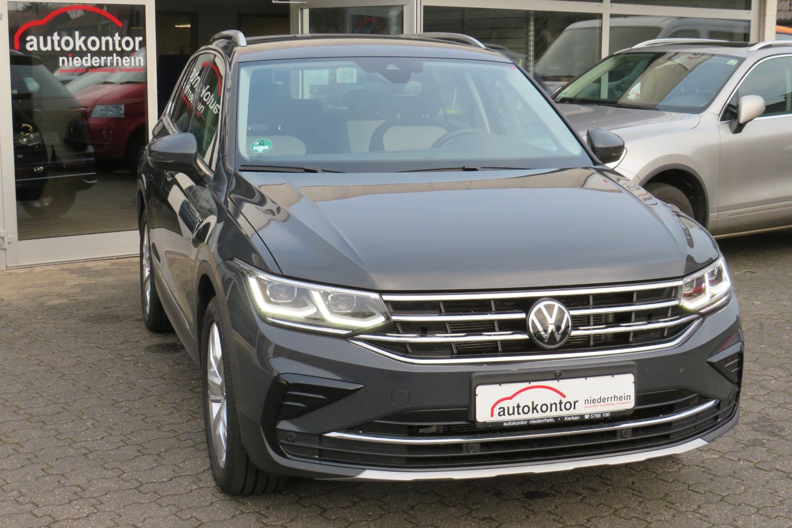 Fahrzeugabbildung Volkswagen Tiguan TSI DSG ELEGANCE 19-ZOLL MATRIX 360` 1.HD