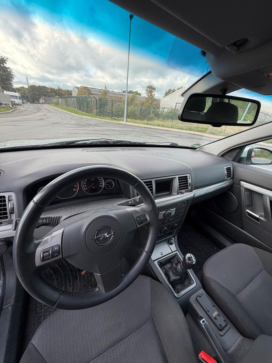 Opel Vectra 2005 — photo 10