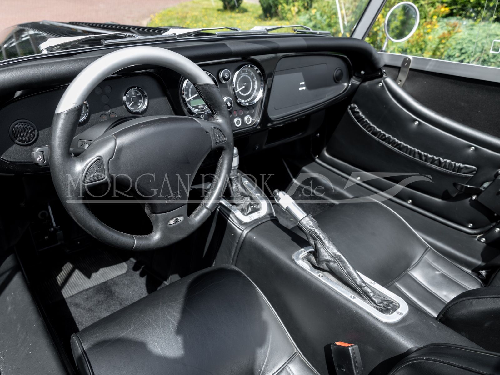Fahrzeugabbildung Morgan Plus 8 *Sport Black + Automatikgetriebe*