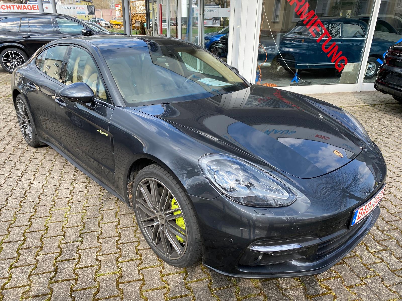 Porsche Panamera 4 E-Hybrid
