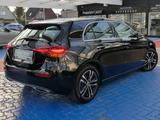 Mercedes-Benz A 180 Progressive ++R-Kamera+Panorama+Ambiente++ - Mercedes-Benz A 180 mit Benzin-Antrieb: Leder, Limousine