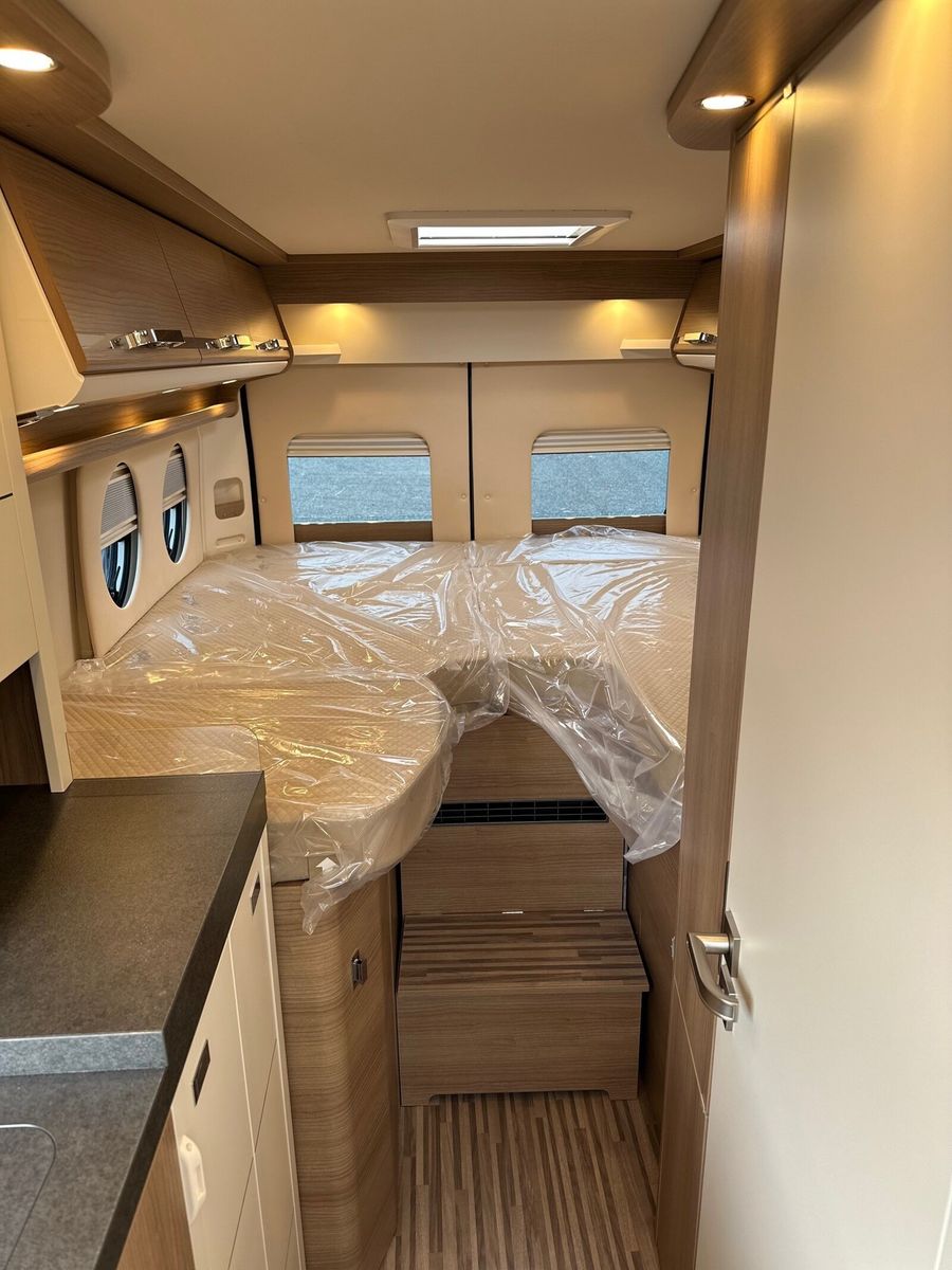 Fahrzeugabbildung Malibu Van first class - two rooms 640 LE RB R1-2