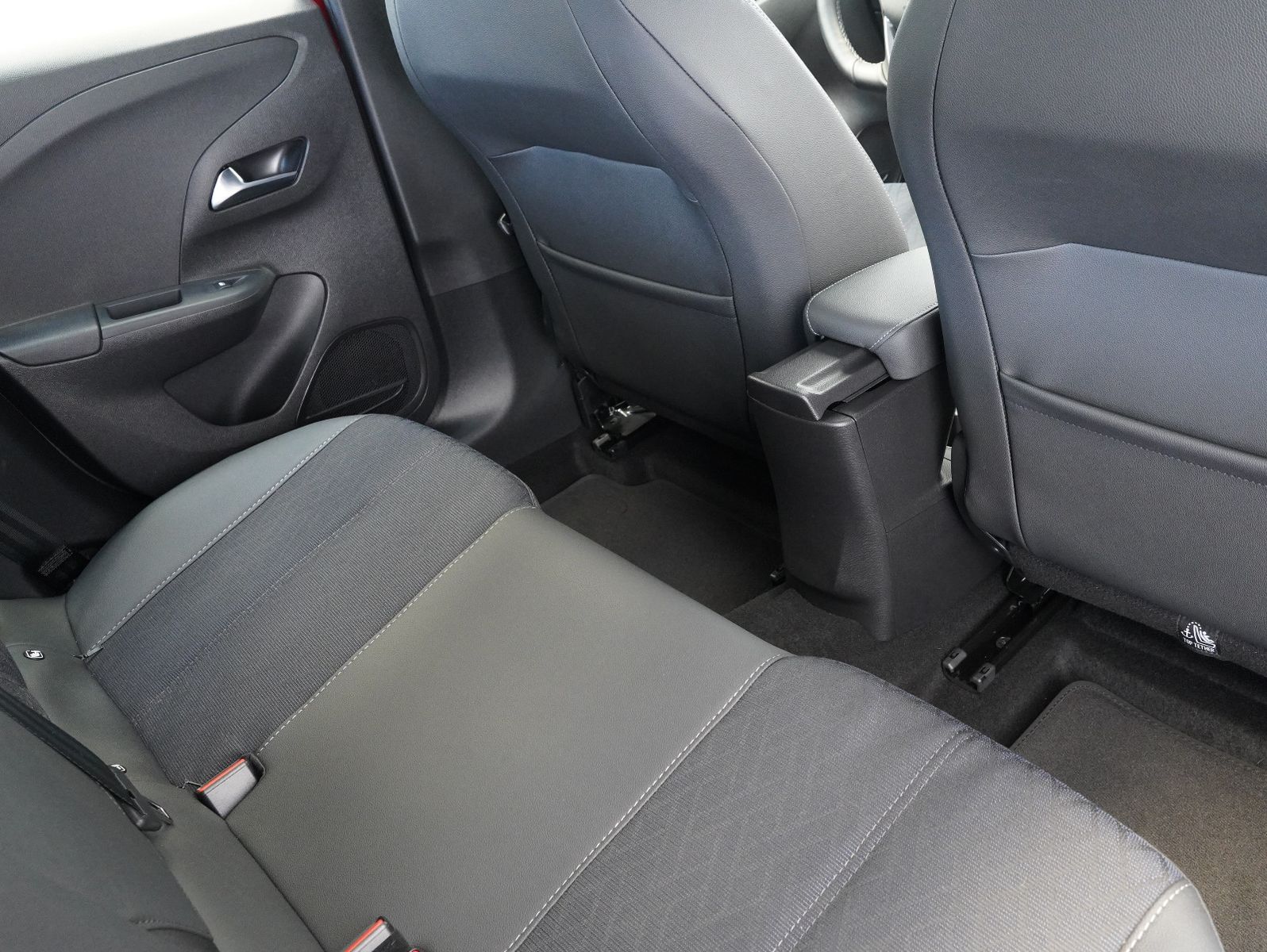 Fahrzeugabbildung Opel Corsa F e Elegance LED/CARPLAY/DAB/11KW