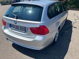 BMW SCHECKHEFT *Touring Aut. *Navi*Xenon*Klimaautom - BMW 320 aus 2010 mit Diesel-Antrieb
