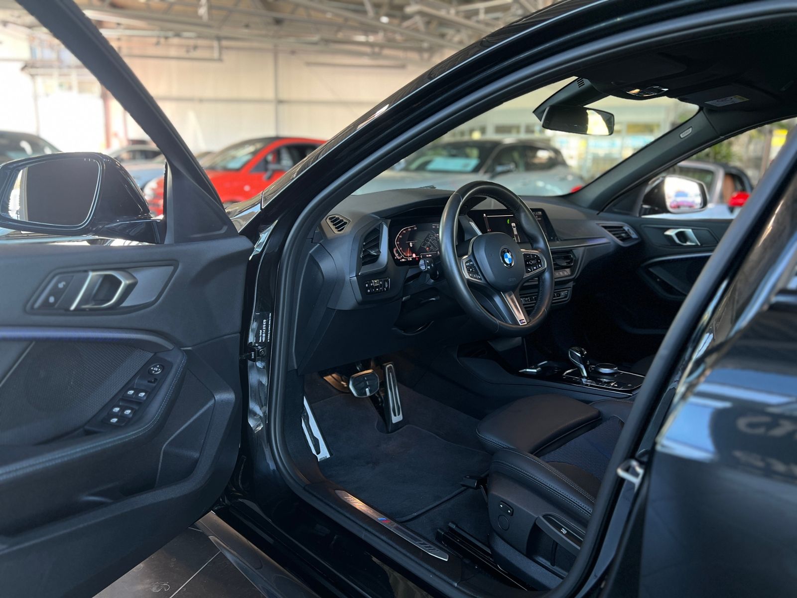 Fahrzeugabbildung BMW 120 i M Sport PDC KLIMA LED NAVI SHZ