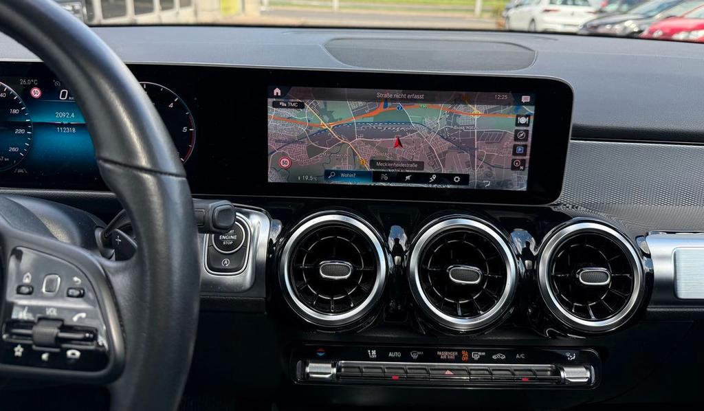 Mercedes-Benz GLB 180