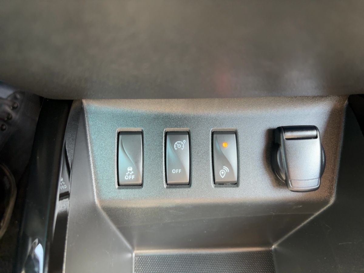Fahrzeugabbildung Dacia Spring Expression 45 Navi Kamera - mit KI generiert/bearbeitet