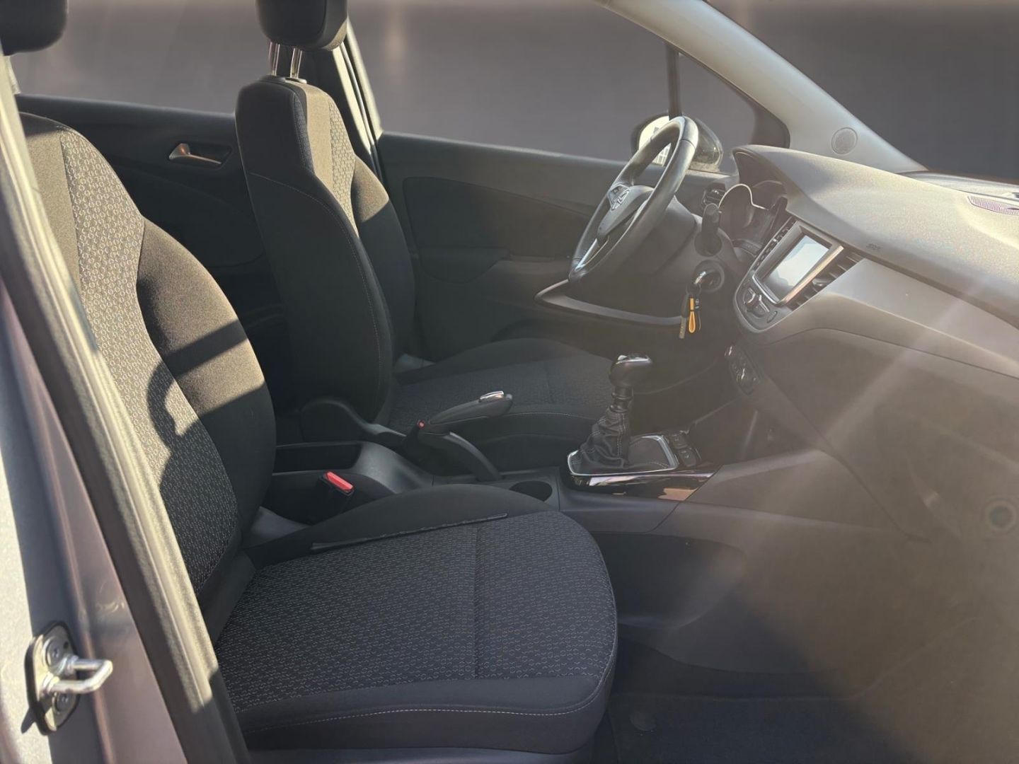 Fahrzeugabbildung Opel Crossland Edition SHZ LenkradHZG Spurhalteass.,