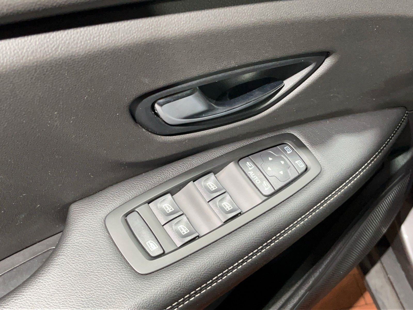 Fahrzeugabbildung Renault Grand Scenic *7-Sitzer*Navi*Kamera*PDC*Keyless**