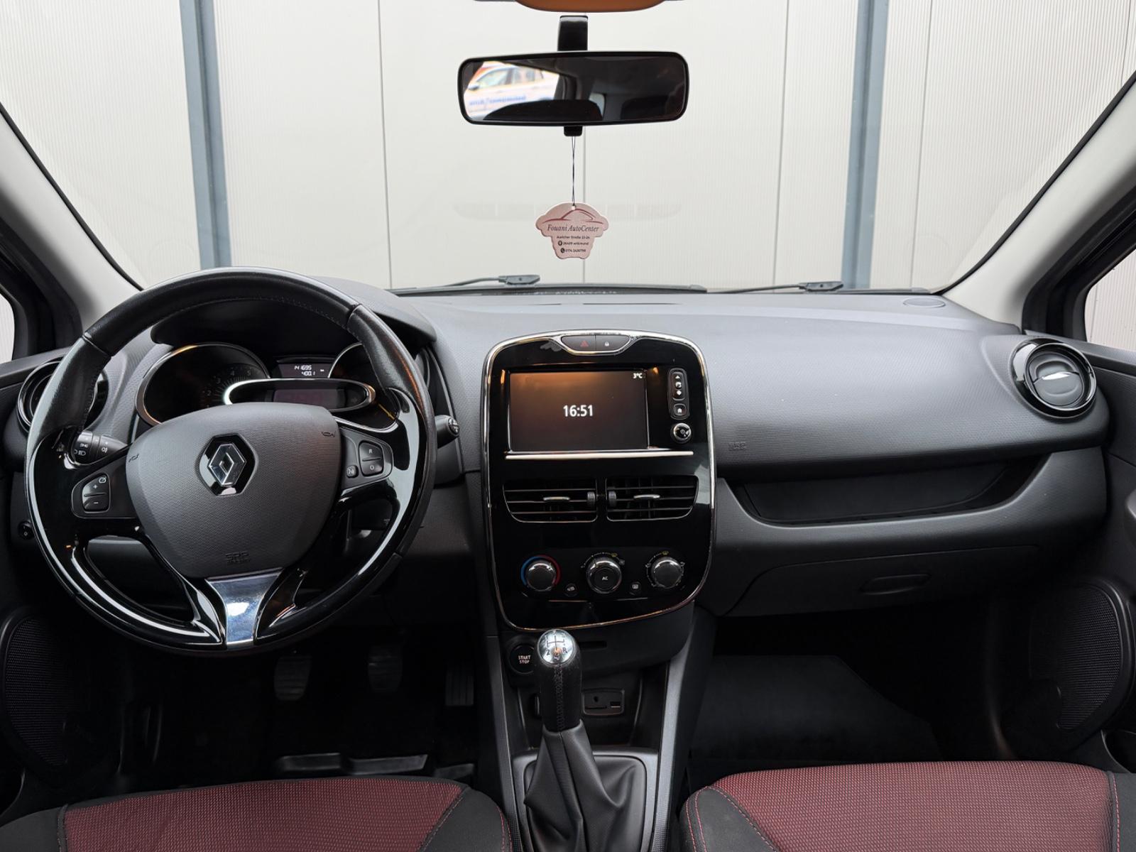 Renault Clio 2015 — photo 14