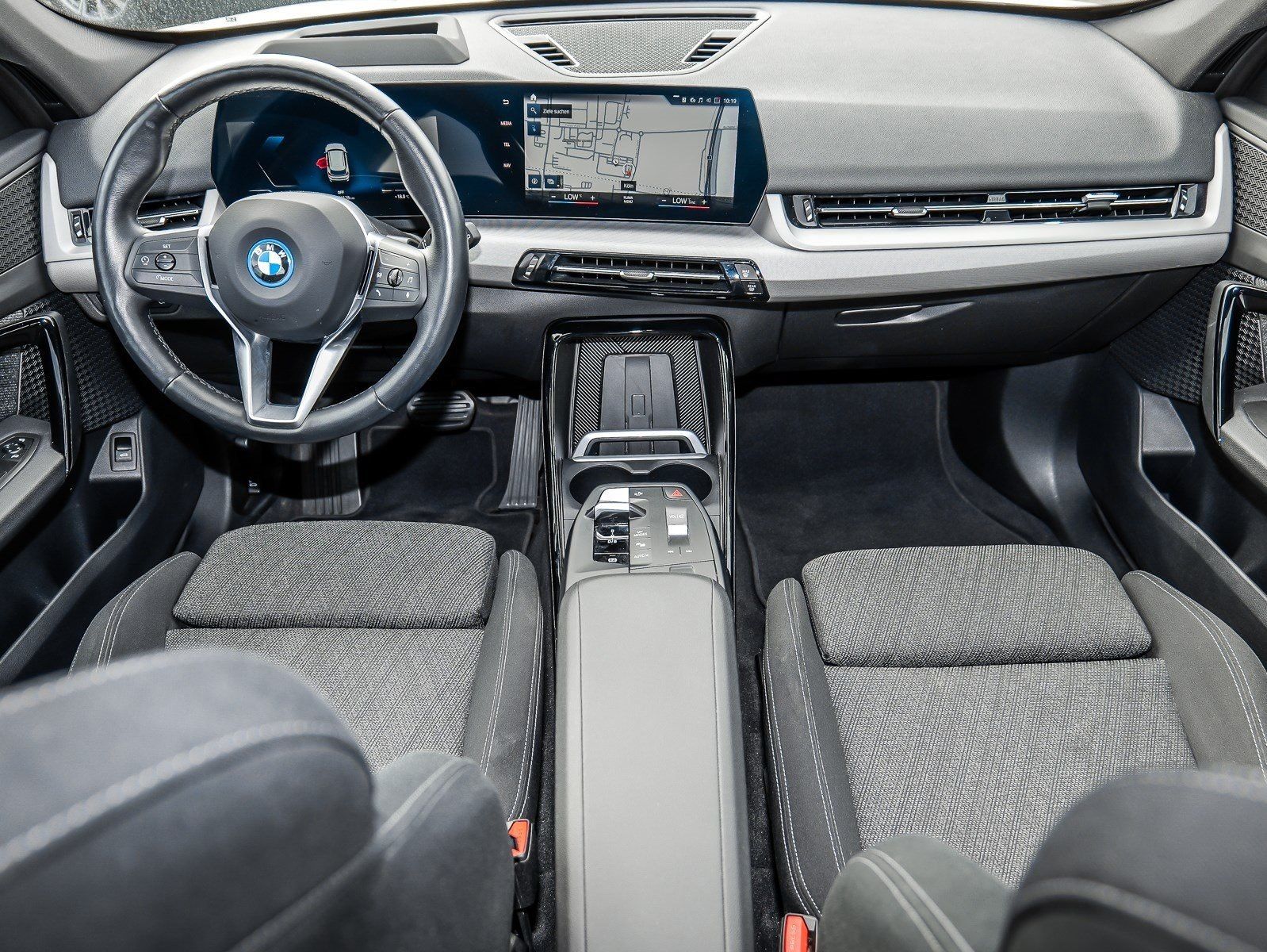 BMW iX1 xDrive30 HUD RFK NAVI Standh. LED PDC V H foto 3