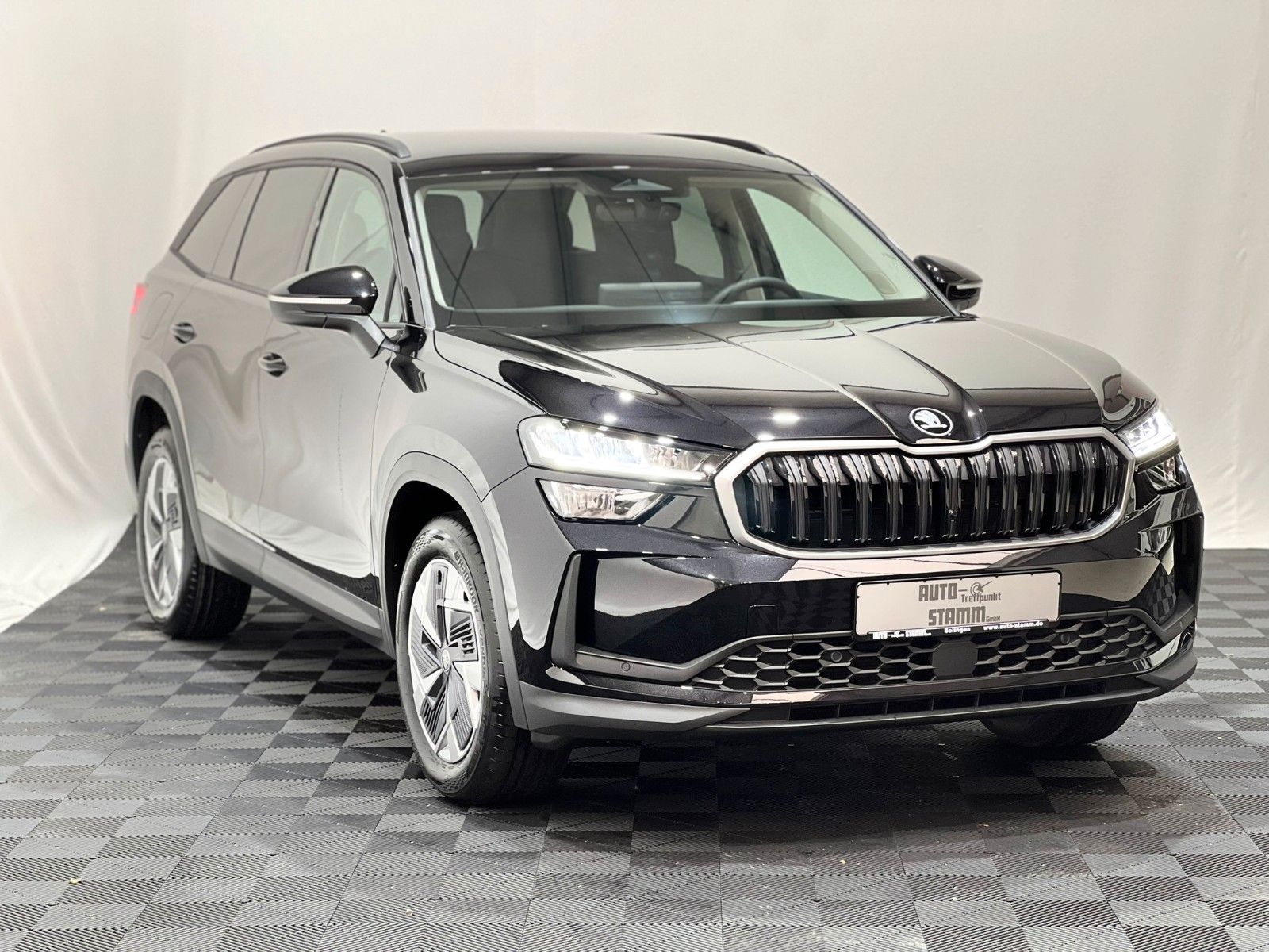 Fahrzeugabbildung SKODA Kodiaq 1.5 TSI DSG / Navi / ACC/ 7 Sitzer