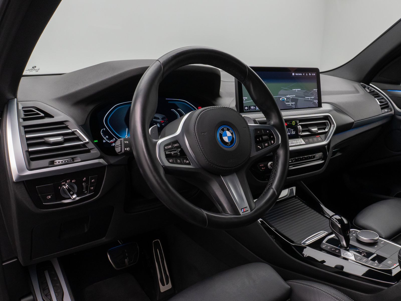 Fahrzeugabbildung BMW X3 xD30e M Sport 360°Laser HUD DAB HiFi AHK 20"