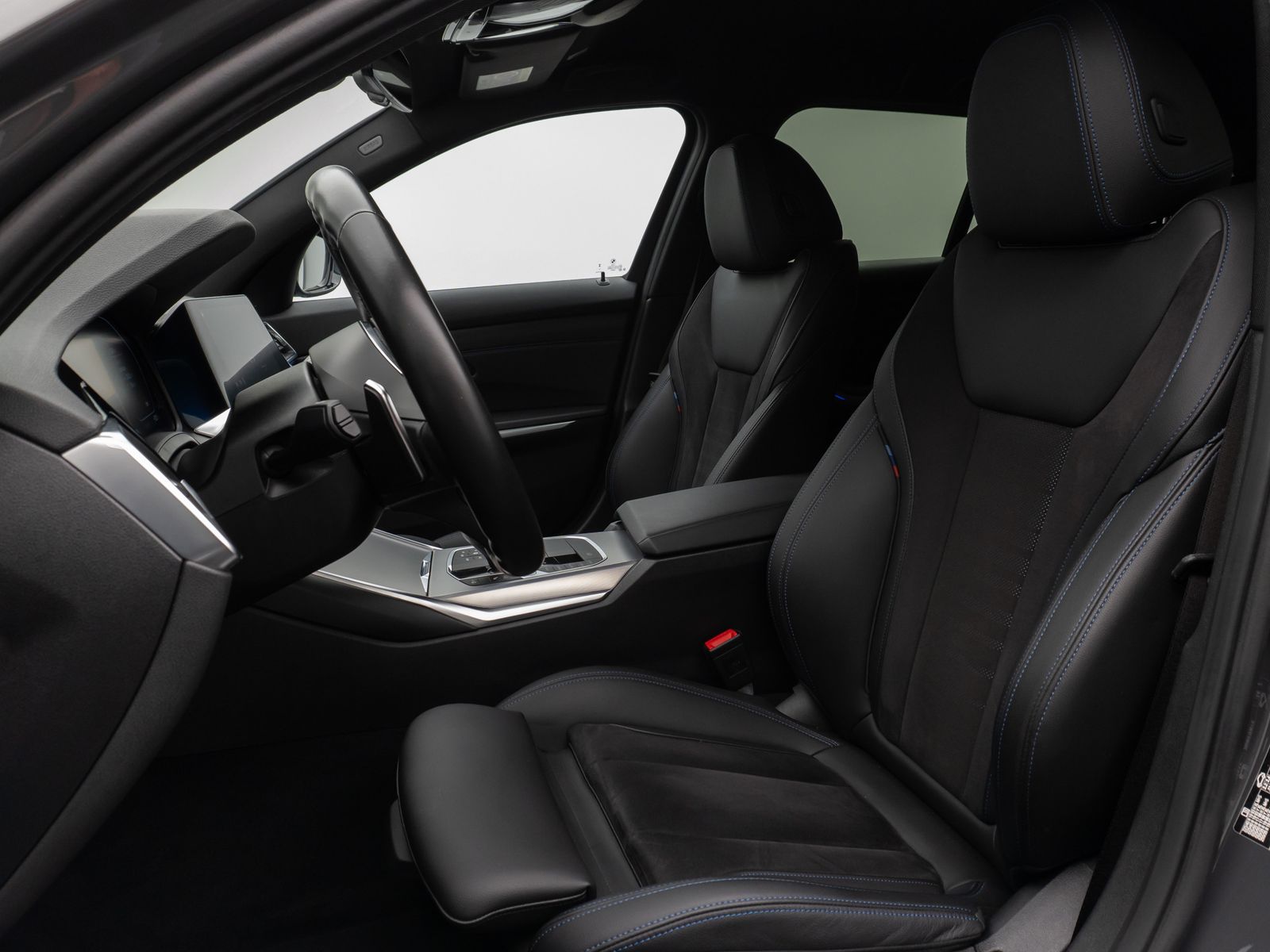 Fahrzeugabbildung BMW 330i M Sport Kamera DAB CockPitPr AHK Alarm 19"