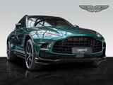 Aston Martin DBX707 MY25 | Malachite Green | Launch Pack - Aston Martin: La