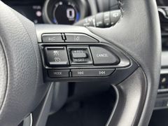 Fahrzeugabbildung Toyota Yaris Hyb Team D LED SHZ 15 Jahre Garantie
