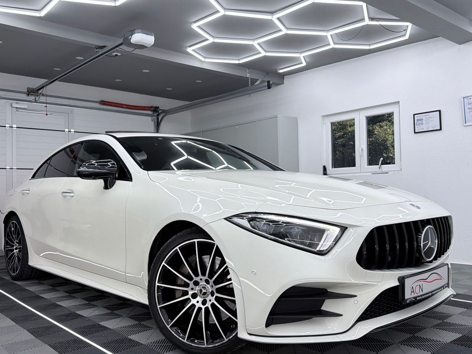 Fahrzeugabbildung Mercedes-Benz CLS 400 d 4Matic AMG-LINE/360*/BURMESTER/DESIGNO