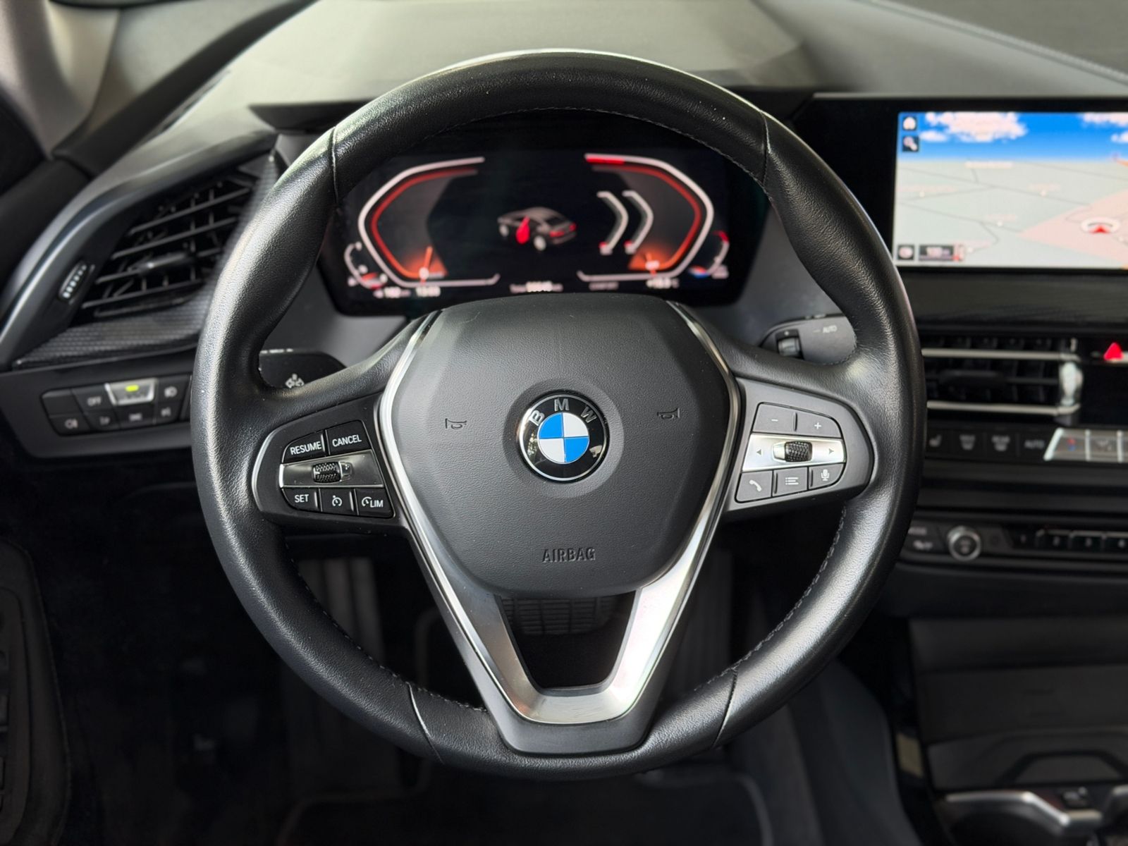 Fahrzeugabbildung BMW 218i Gran Coupe Luxury Line Shadow LED NAV SHZ