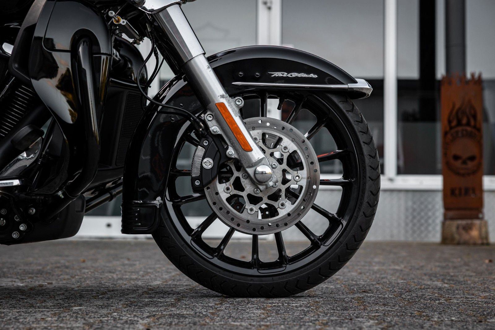 Fahrzeugabbildung Harley-Davidson TRI GLIDE ULTRA TRIKE - JEKILL&HYDE H-D ROULETTE