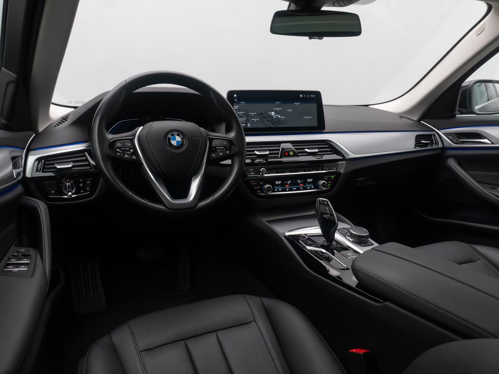 BMW 520d ACC 360°HUD DAB Panorama 4xKlima Komfort