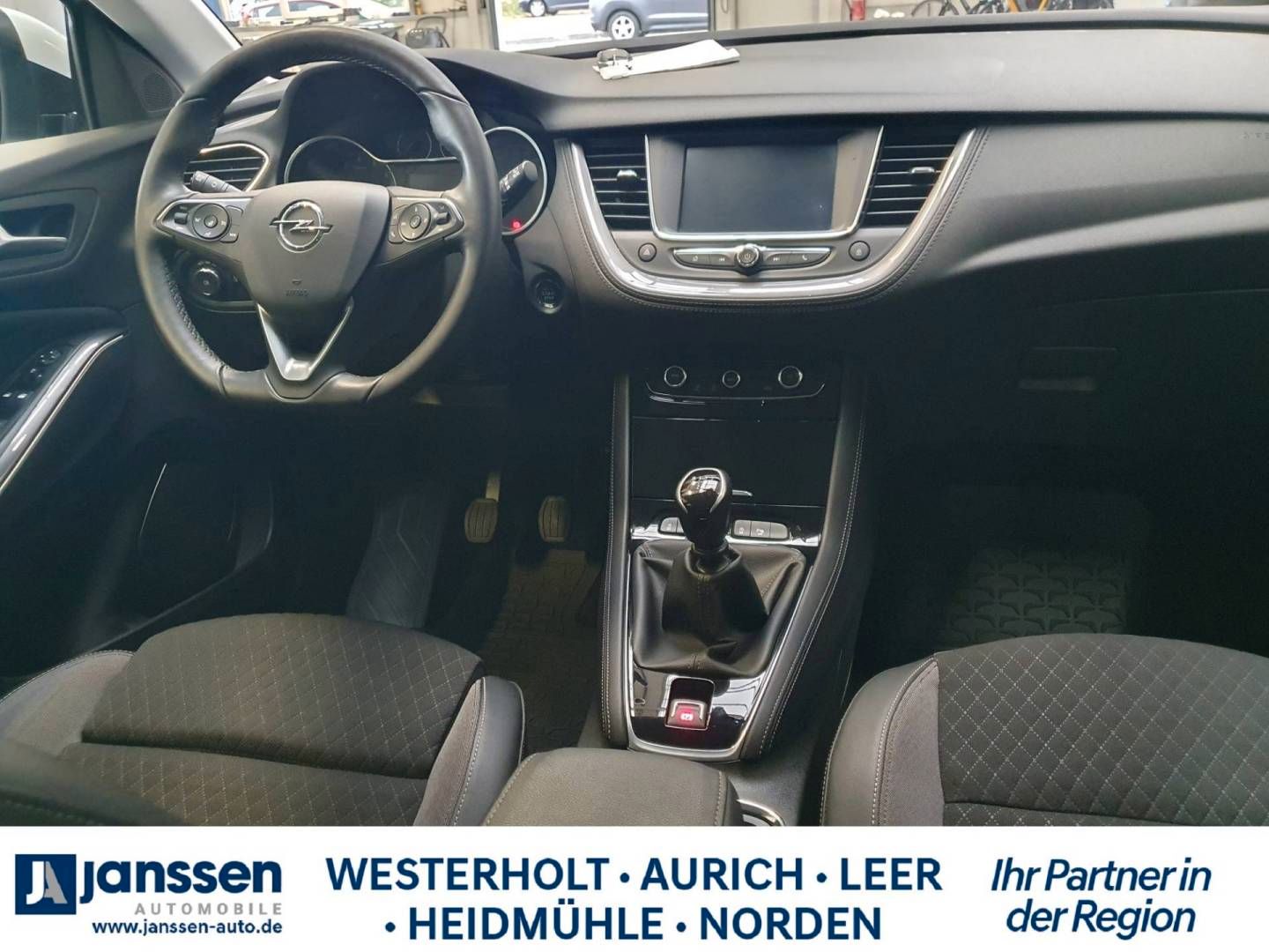 Fahrzeugabbildung Opel Grandland X Business INNOVATION