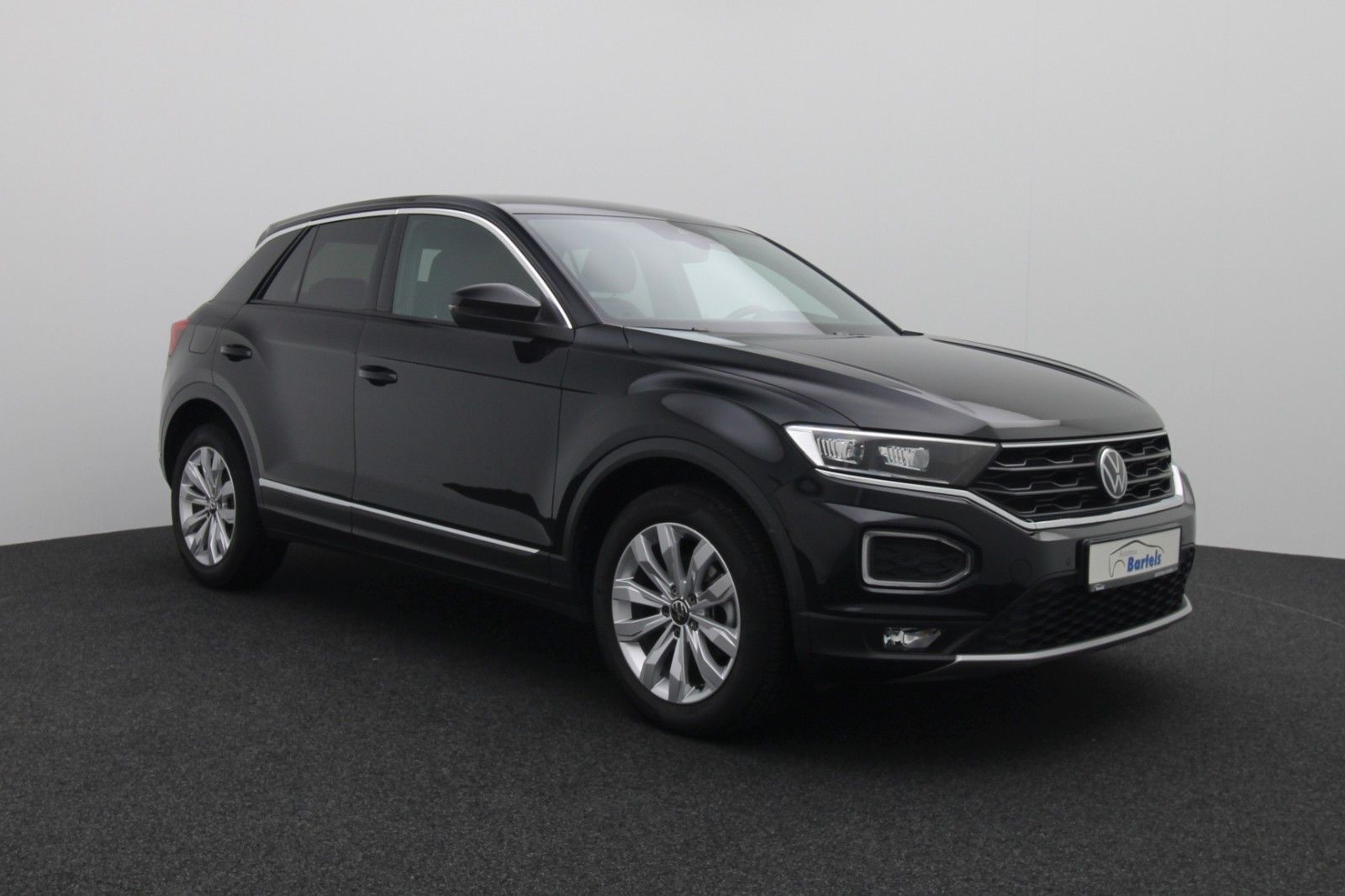 Fahrzeugabbildung Volkswagen T-Roc 1.5 Sport DSG ACC LED