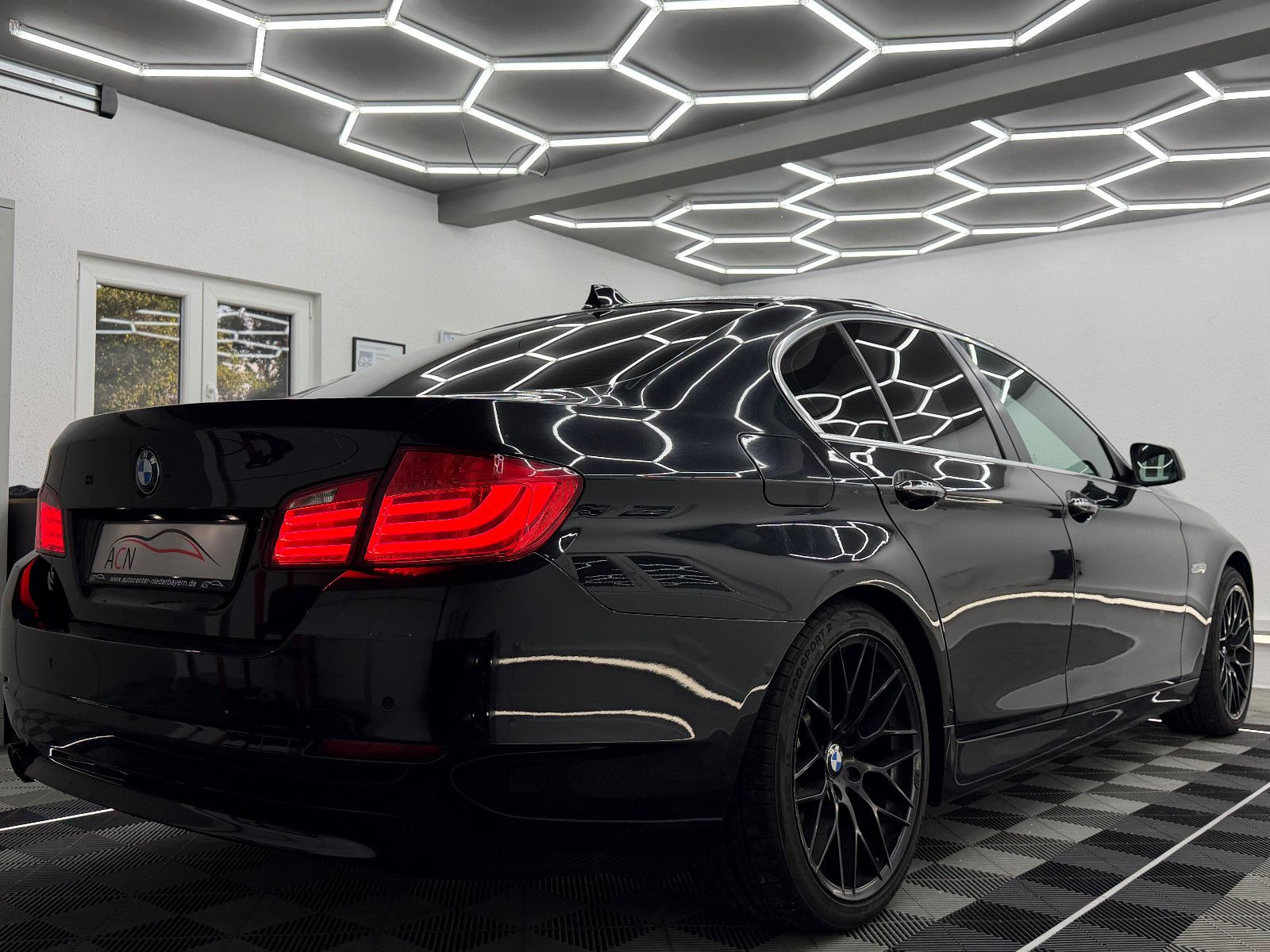 Fahrzeugabbildung BMW 530d Lim. Aut./eGSD/MEMORY/NAVI Prof/HuD/SZBLFT