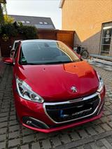 Peugeot 208 Signature - Peugeot e-208 von privat