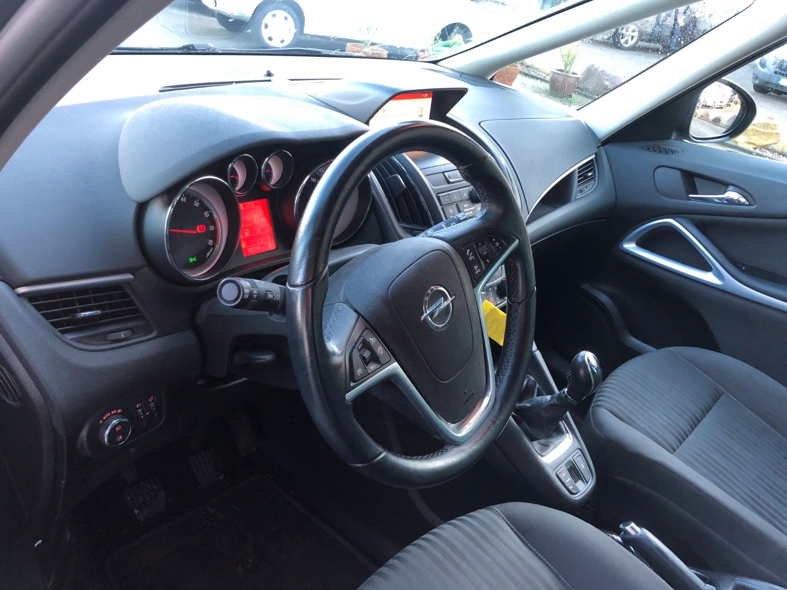 Fahrzeugabbildung Opel Zafira C Tourer Edition 7 Sitzer