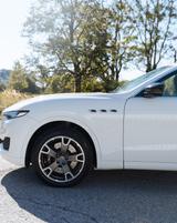 Maserati Levante 3.0 V6 430HP Modena Auto 4WD Modena - Maserati Levante von privat