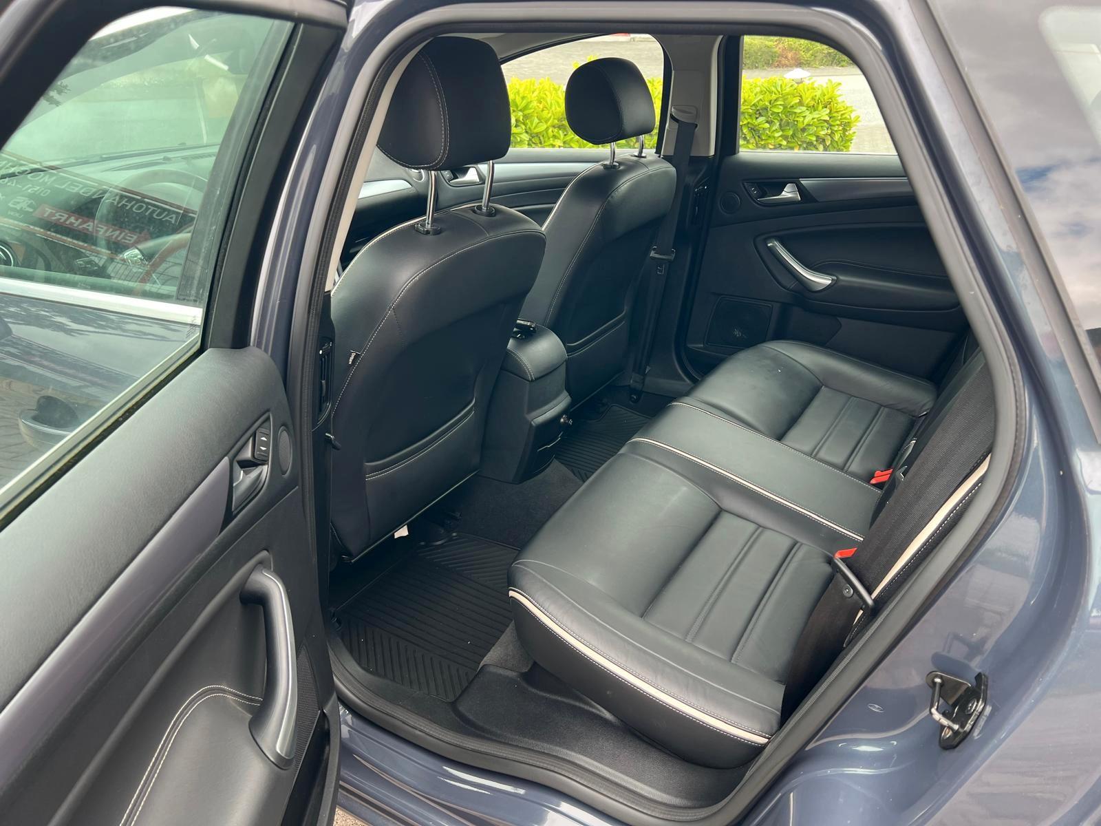 Ford Mondeo 2011 — photo 8