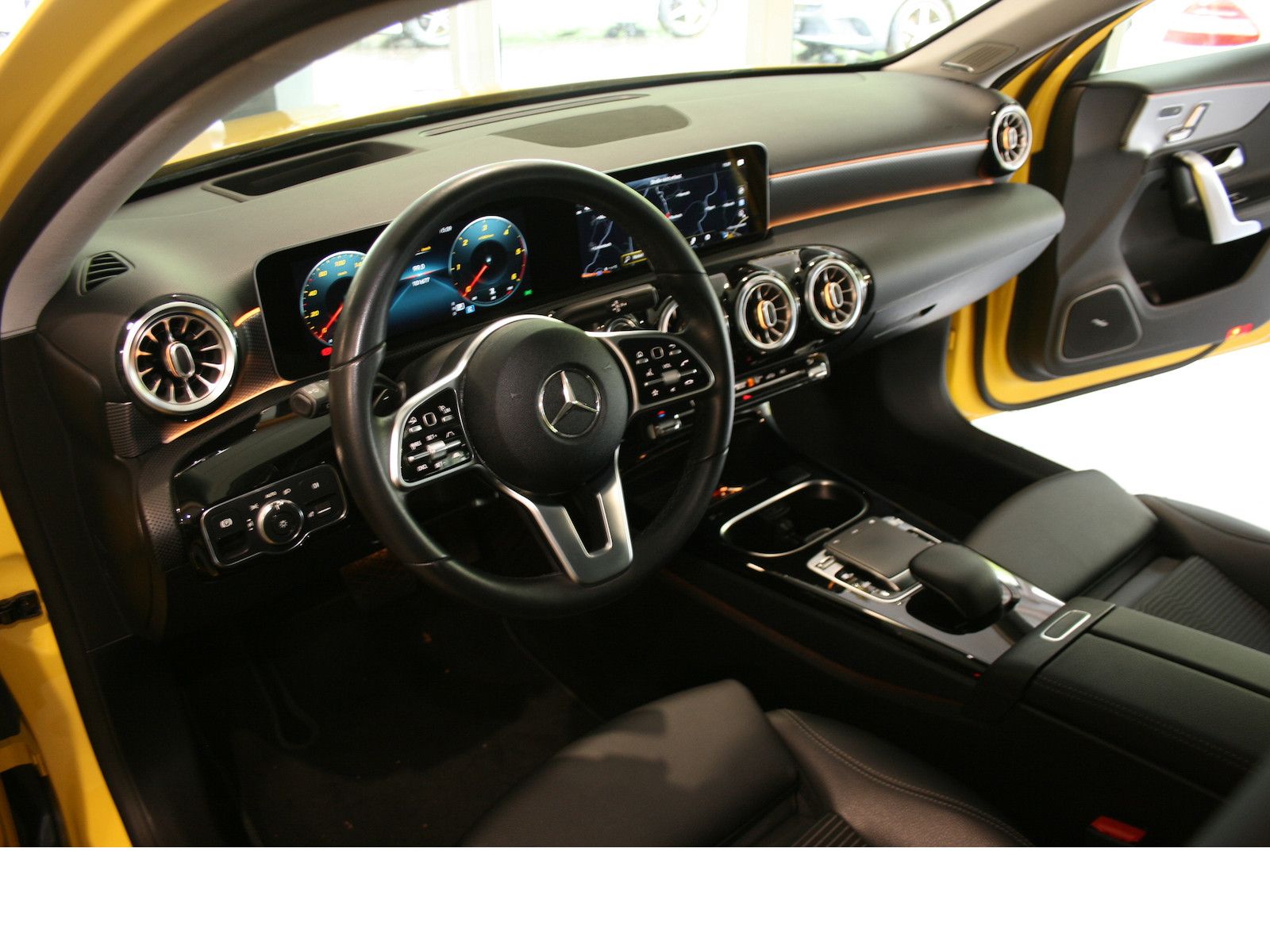Fahrzeugabbildung Mercedes-Benz A 220 d Progres.*Head-up*Distronic*Memory*Sound