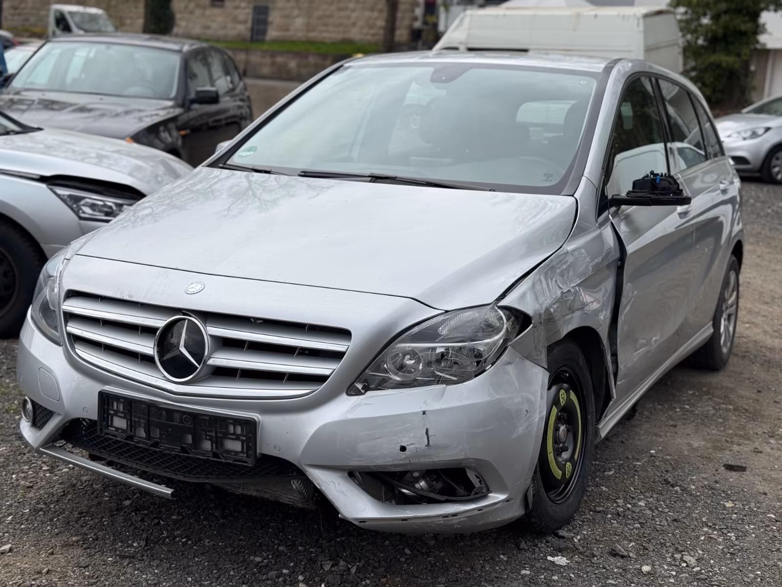 Mercedes-Benz B180*Klima*SHZ*AHK*Unfall