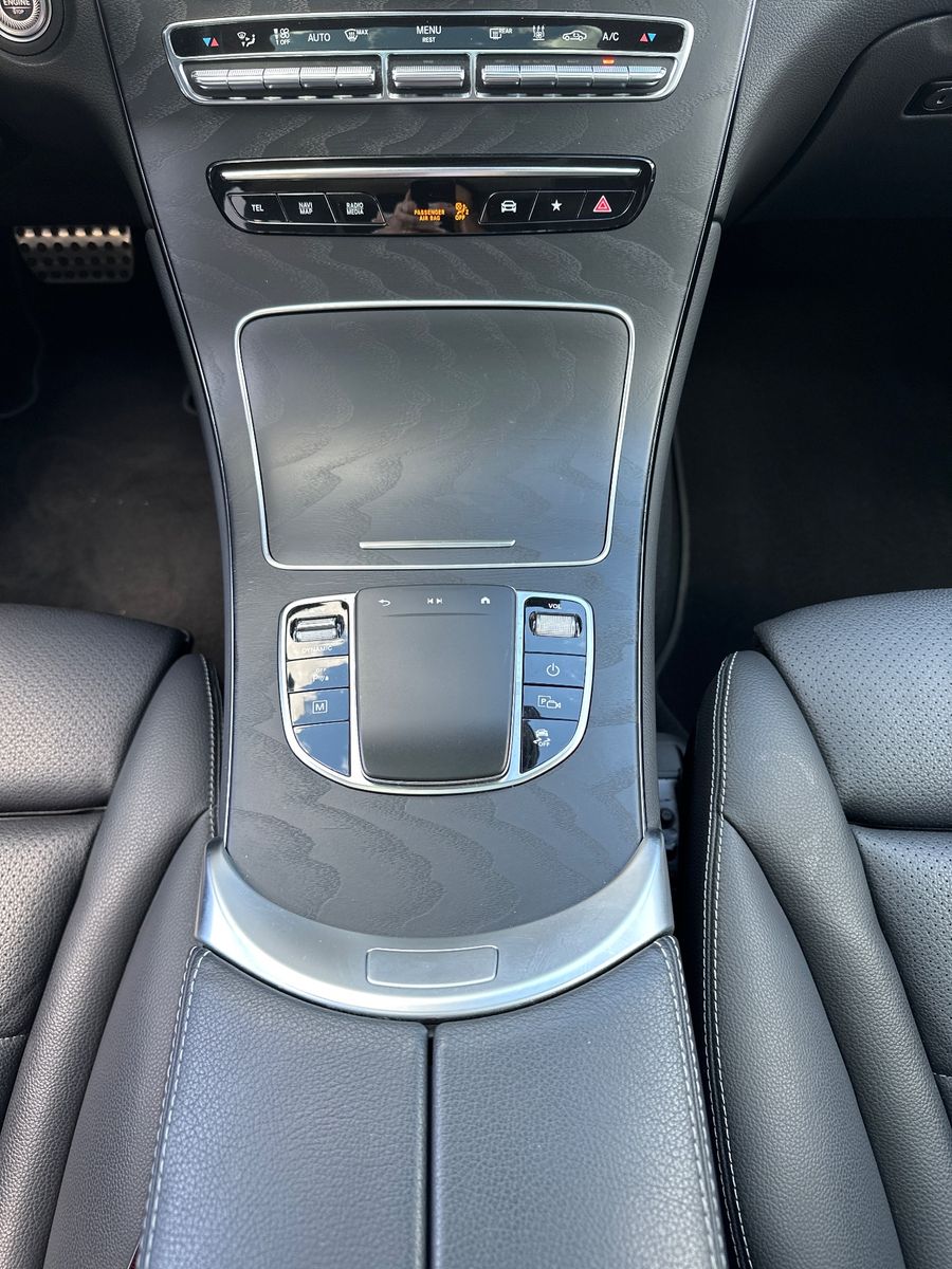 Fahrzeugabbildung Mercedes-Benz GLC 300de AMG-Line 4MATIC NAV+LED+AHK+KAM