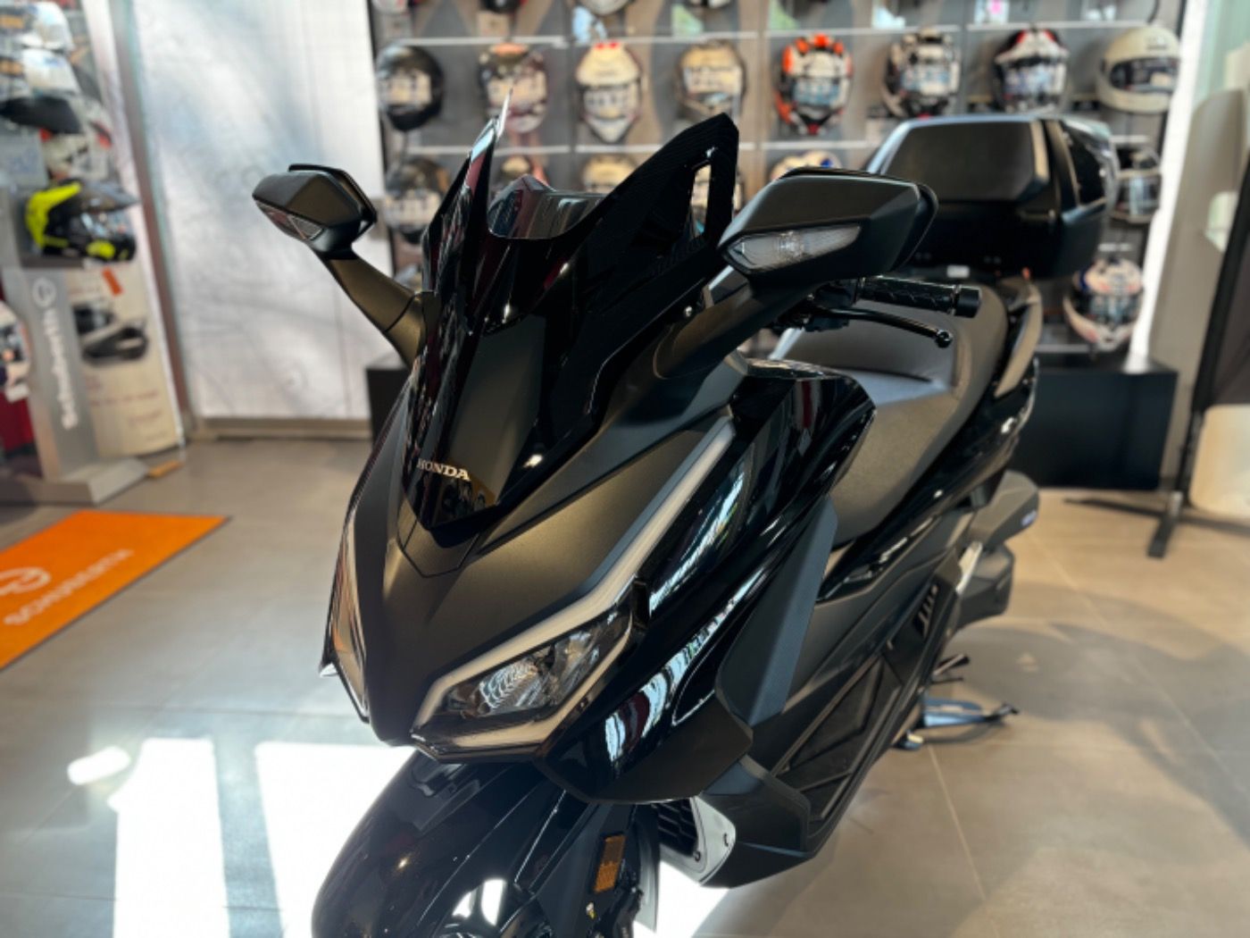 Fahrzeugabbildung Honda Forza 350 NSS 350 2025