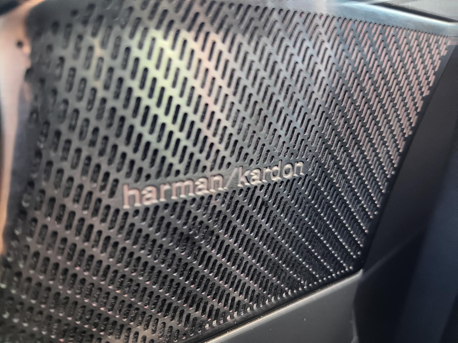 Fahrzeugabbildung Volvo XC40 T4 Recharge R-Design 'AHK ,360-Cam'