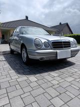 Mercedes-Benz E 200 CLASSIC Classic - Mercedes-Benz E 200 in Halle