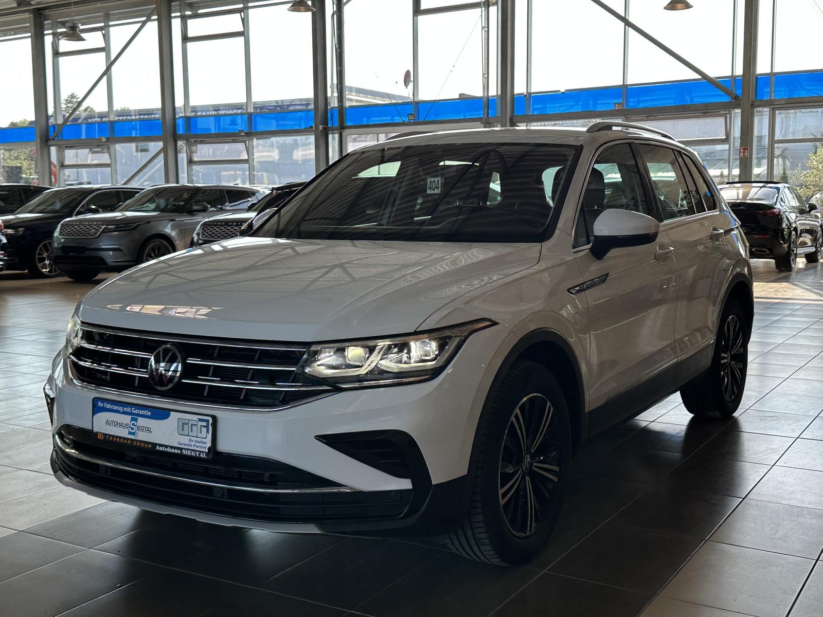 Volkswagen Tiguan Elegance 4Motion Leder R.Cam LED ACC AHK