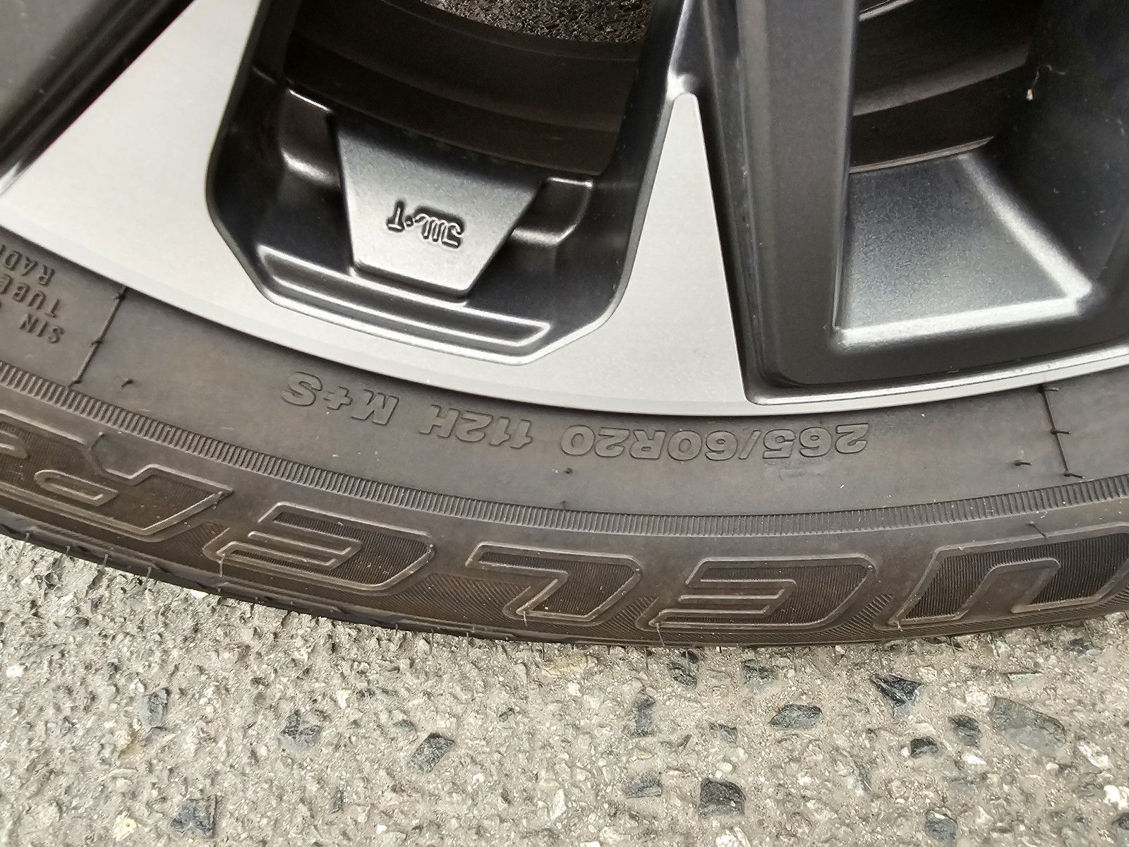 Fahrzeugabbildung Toyota Tundra Limited V6 T1: 57.000 EURO ! Stock !