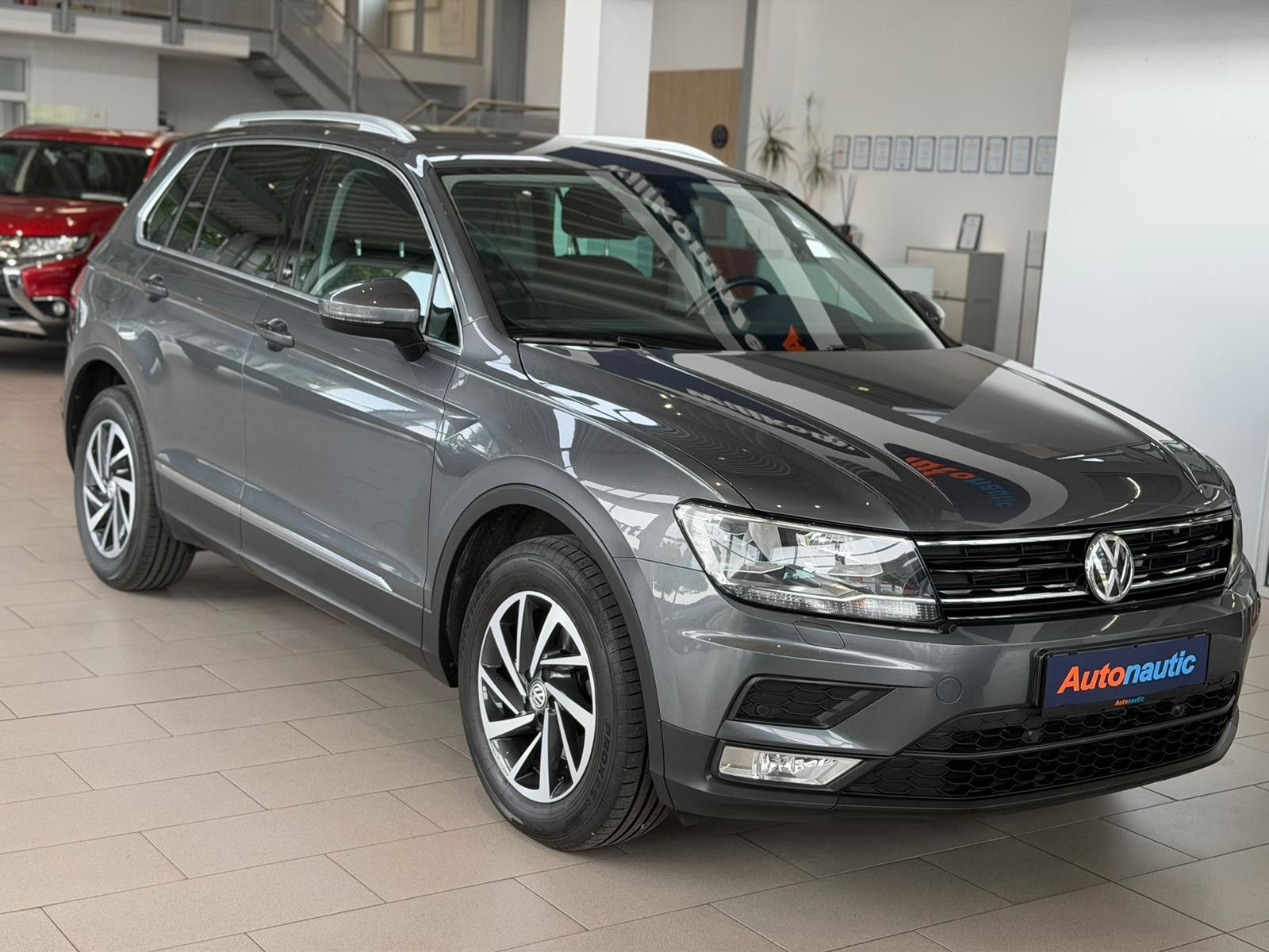 Fahrzeugabbildung Volkswagen Tiguan 2.0TDI Sound SITZHZG ACC NAVI AHK 8xALU