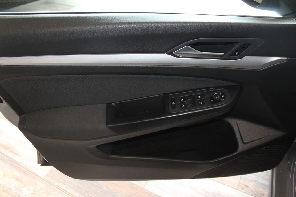 Volkswagen Golf VIII 1.5 Lim. Life 150*ACC*DAB*SZHZG*NAVI*, миниатюра 17