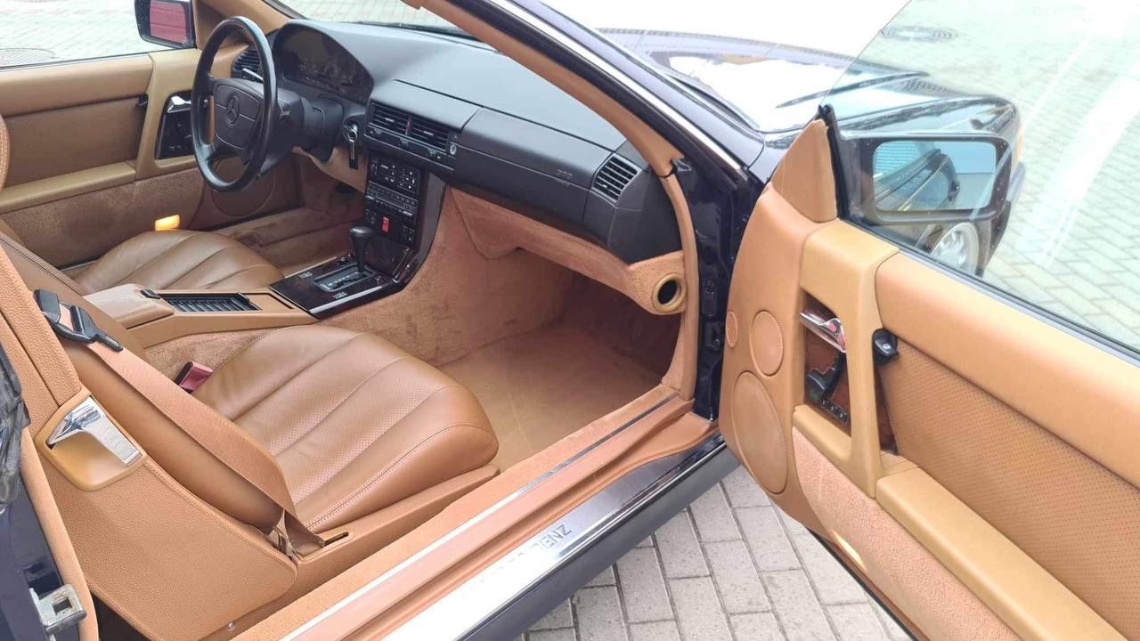 Fahrzeugabbildung Mercedes-Benz SL 500 TEMPOMAT ELEK.SITZE LEDER