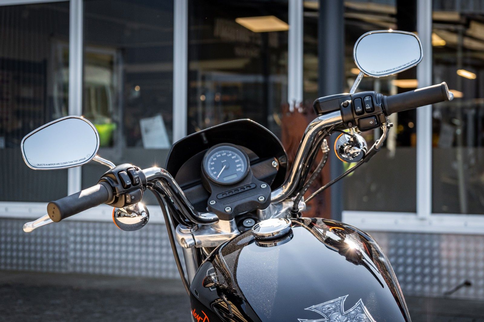 Fahrzeugabbildung Harley-Davidson XL883L SUPERLOW SPORTSTER - A2 TAUGLICH - FALCON